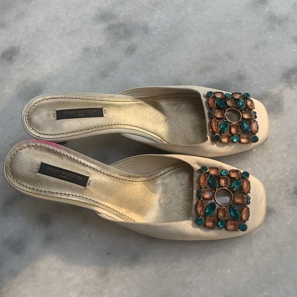 Louis Vuitton Vintage Kitten Heel Satin Jeweled Mules -Adorable. Flaw - Picture 10 of 13